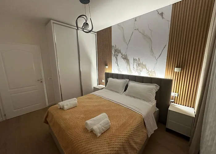 Steisi Luxe טיראנה