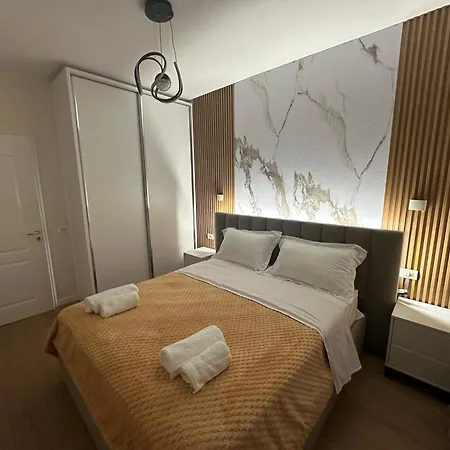 Steisi Luxe Tirana